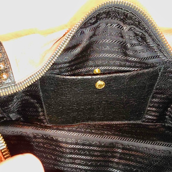 Prada 2 way bag with authenticity card - Picture 4 of 13
